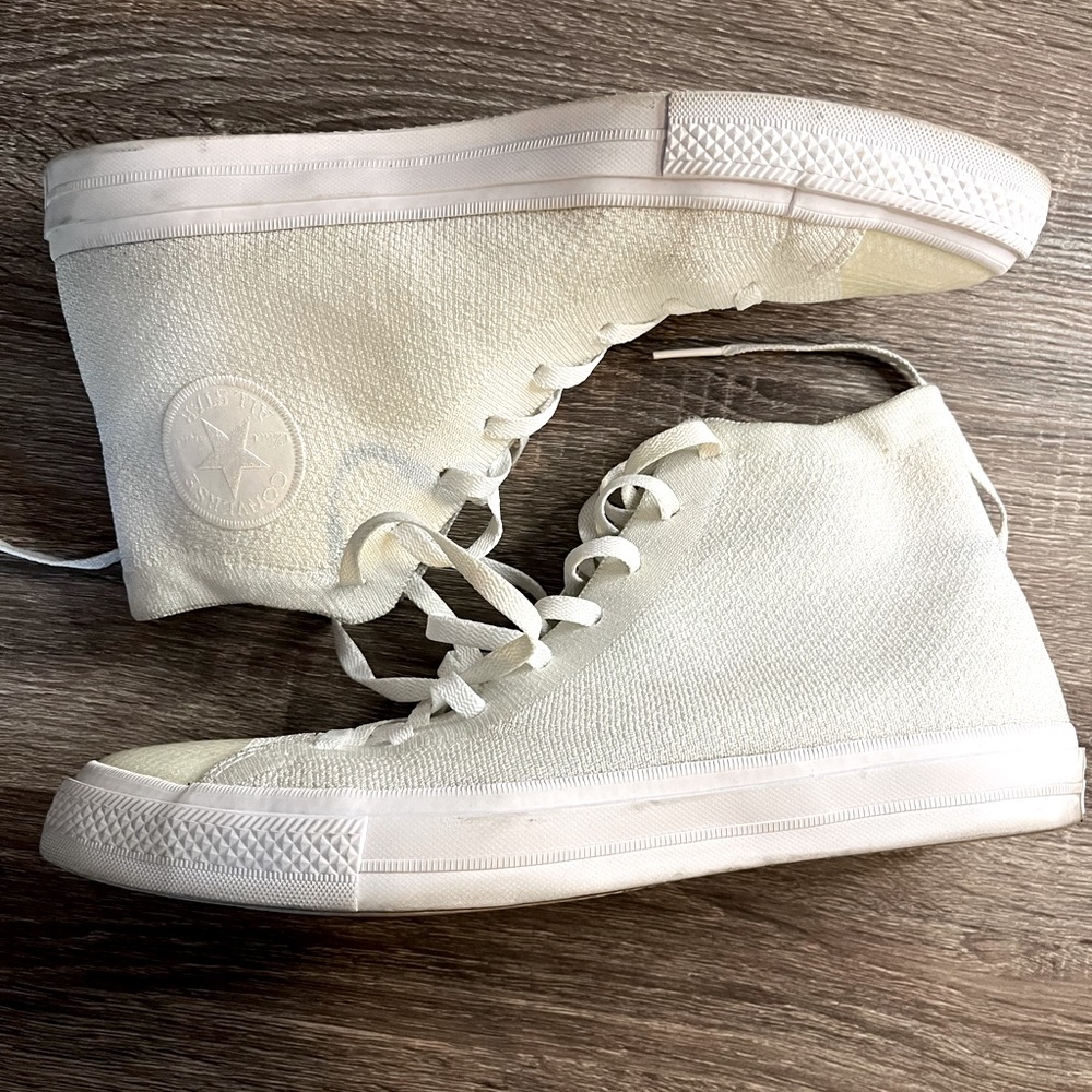 RARE Flyknit Chuck Taylor WHITE